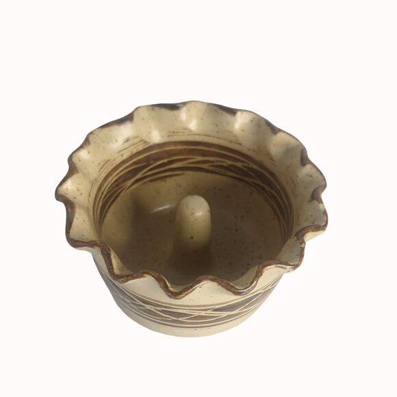 Studio Art Pottery Signed Apple Baker With Fluted Edge Brown Pattern Design - Picture 2 of 5